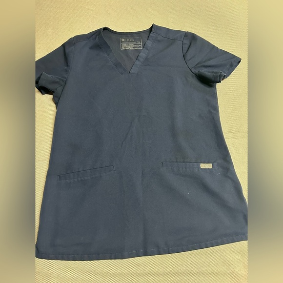 FIGS Women's Size XSmall Dark Blue Short Sleeve V Neck 2 Pocket Scrub Top - Picture 12 of 13